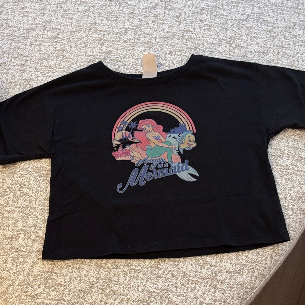 Disney 'Actually I'm a Mermaid' Graphic Crop Tee - Kids size S